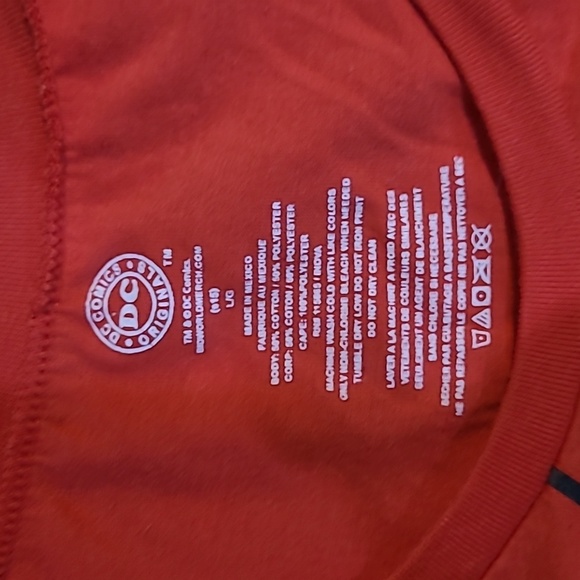 DC Wonder women women's large (fits more like a medium) t-shirt - Picture 3 of 5